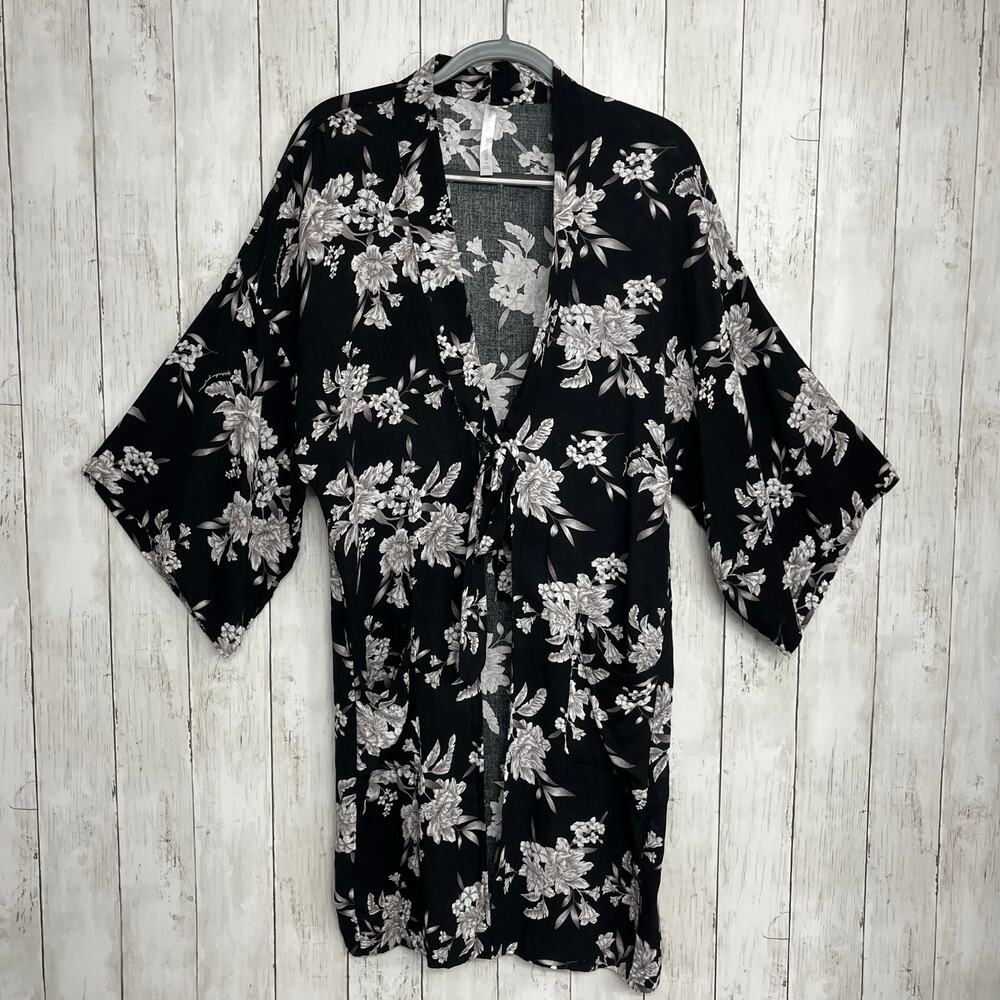 Spiritual Gangsta Tie Front Short Sleeve Pockets Maya Kimono One Size